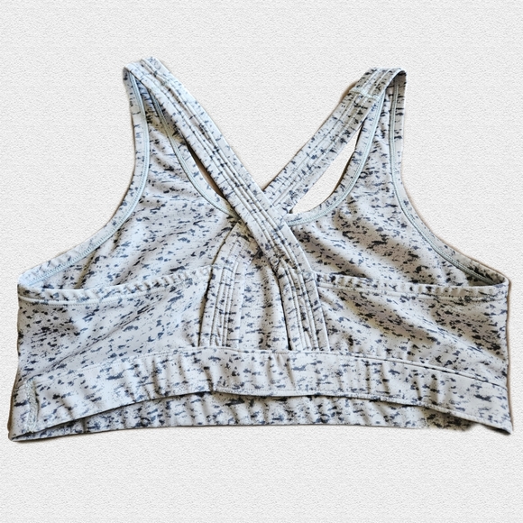 Under Armour Light Gray Black Fitted Printed Sports Bra Small Marbled Sz Medium - Picture 2 of 4